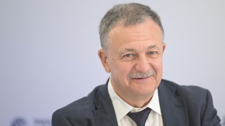 Временно исполняющим обязанности главы Федеральной таможенной службы Руслан Давыдов 