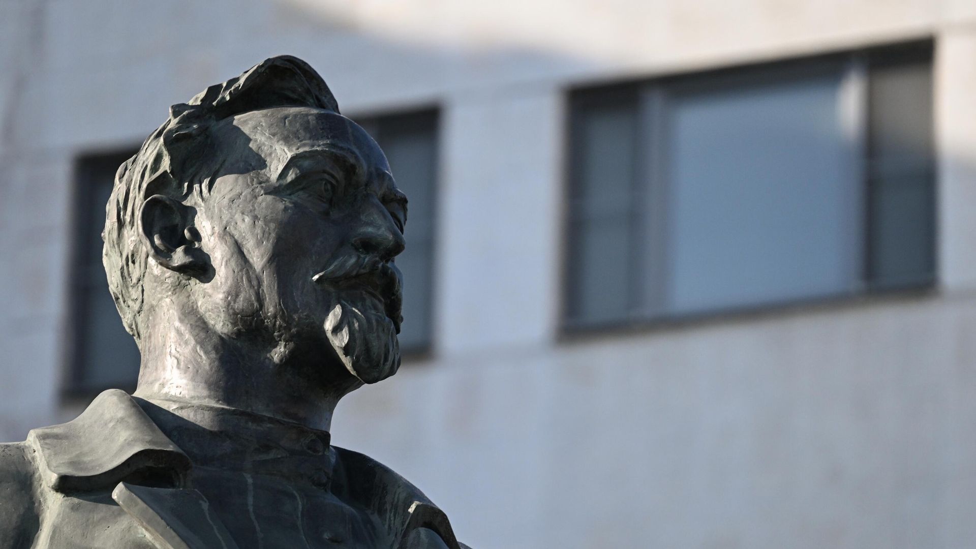 Памятник Феликсу Эдмундовичу Дзержинскому в штаб-квартире Службы внешней разведки РФ в Москве Памятник Феликсу Эдмундовичу Дзержинскому в штаб-квартире Службы внешней разведки РФ в Москве - РИА Новости, 1920, 20.12.2023