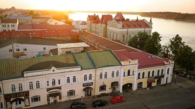 Вид на историческую часть Рыбинска с колокольни Спасо-Преображенского собора, Ярославская область Вид на историческую часть Рыбинска с колокольни Спасо-Преображенского собора, Ярославская область