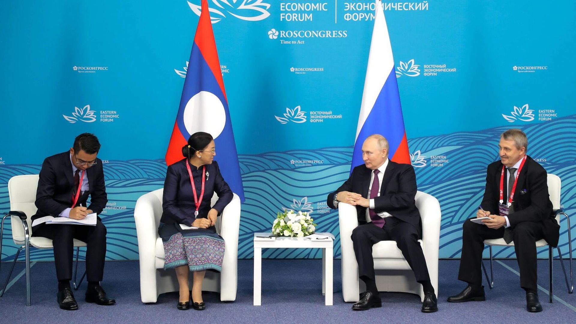Встреча президента РФ Владимира Путина с Вице-президентом Лаоса Пани Ятхоту Встреча президента РФ Владимира Путина с Вице-президентом Лаоса Пани Ятхоту - РИА Новости, 1920, 12.09.2023
