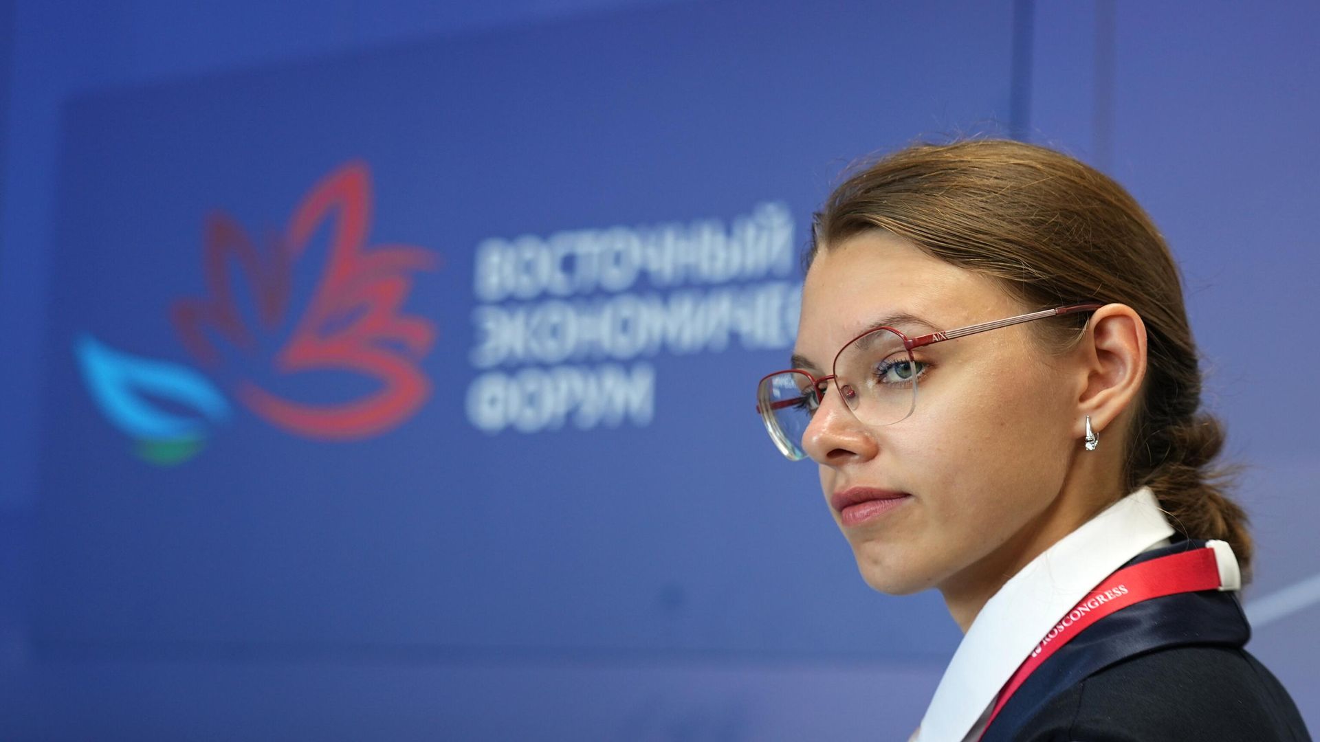 Участница Восточного экономического форума во Владивостоке Участница Восточного экономического форума во Владивостоке - РИА Новости, 1920, 20.06.2025