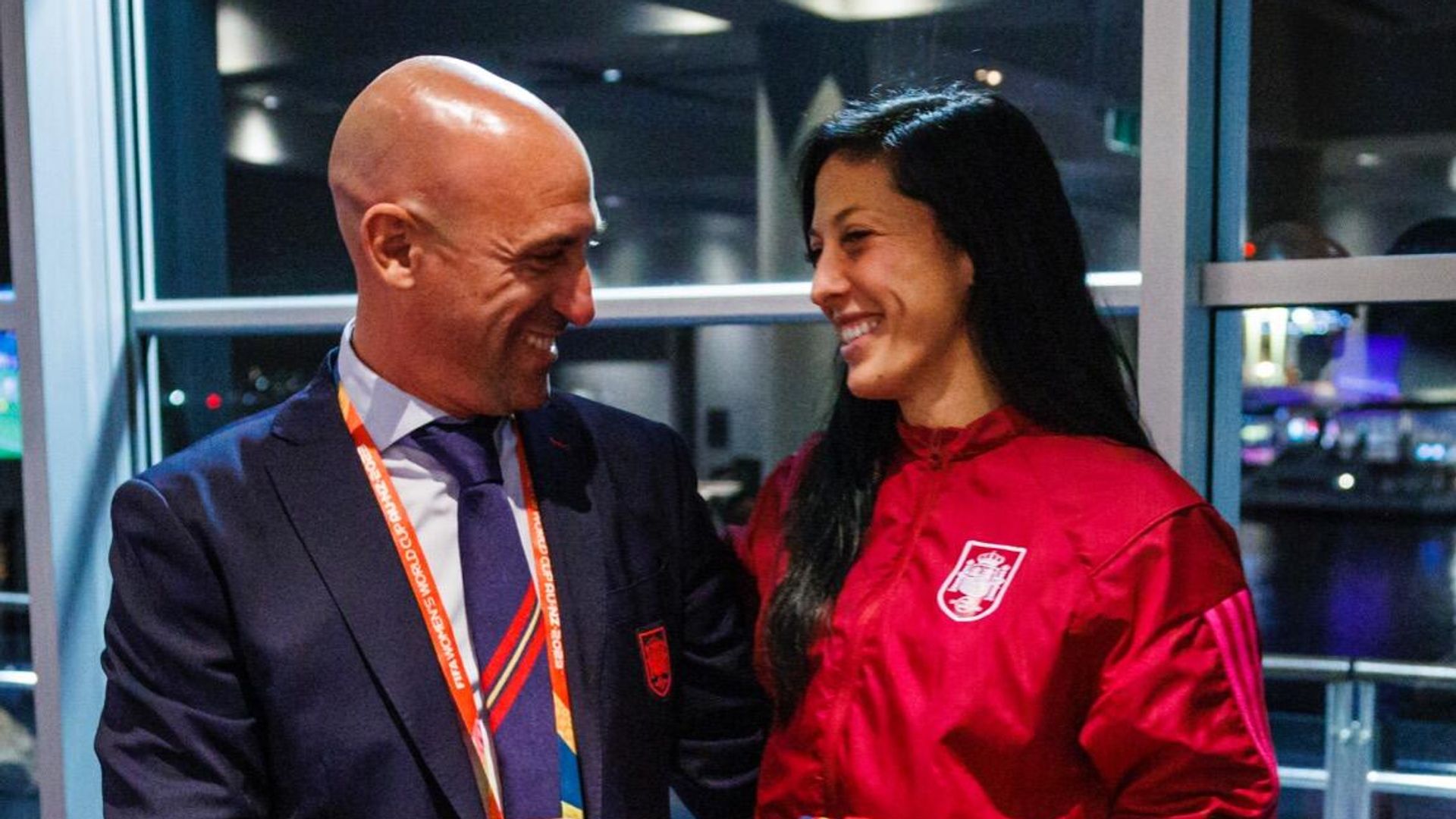 Экс-глава RFEF Луис Рубиалес и футболистка Дженнифер Эрмосо Экс-глава RFEF Луис Рубиалес и футболистка Дженнифер Эрмосо - РИА Новости, 1920, 08.05.2024