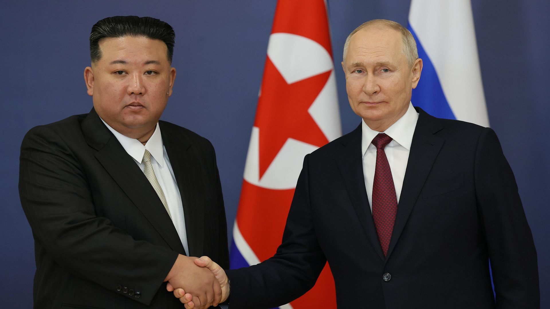 Президент РФ Владимир Путин и председатель Государственного совета КНДР Ким Чен Ын Президент РФ Владимир Путин и председатель Государственного совета КНДР Ким Чен Ын - РИА Новости, 1920, 20.02.2024
