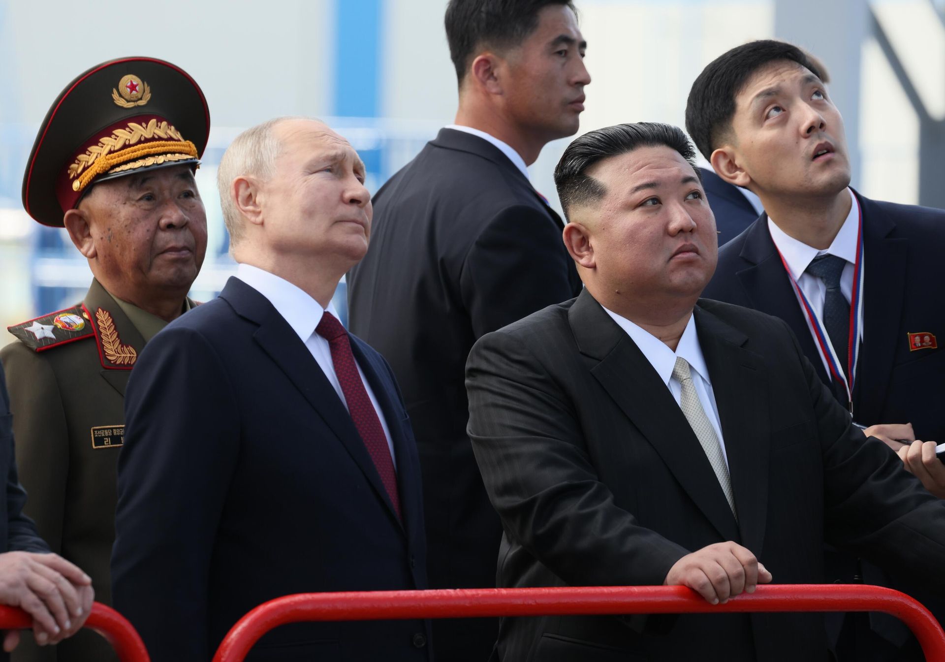Президент России Владимир Путин и председатель Государственного совета КНДР Ким Чен Ын на космодроме Восточный - РИА Новости, 1920, 18.06.2024