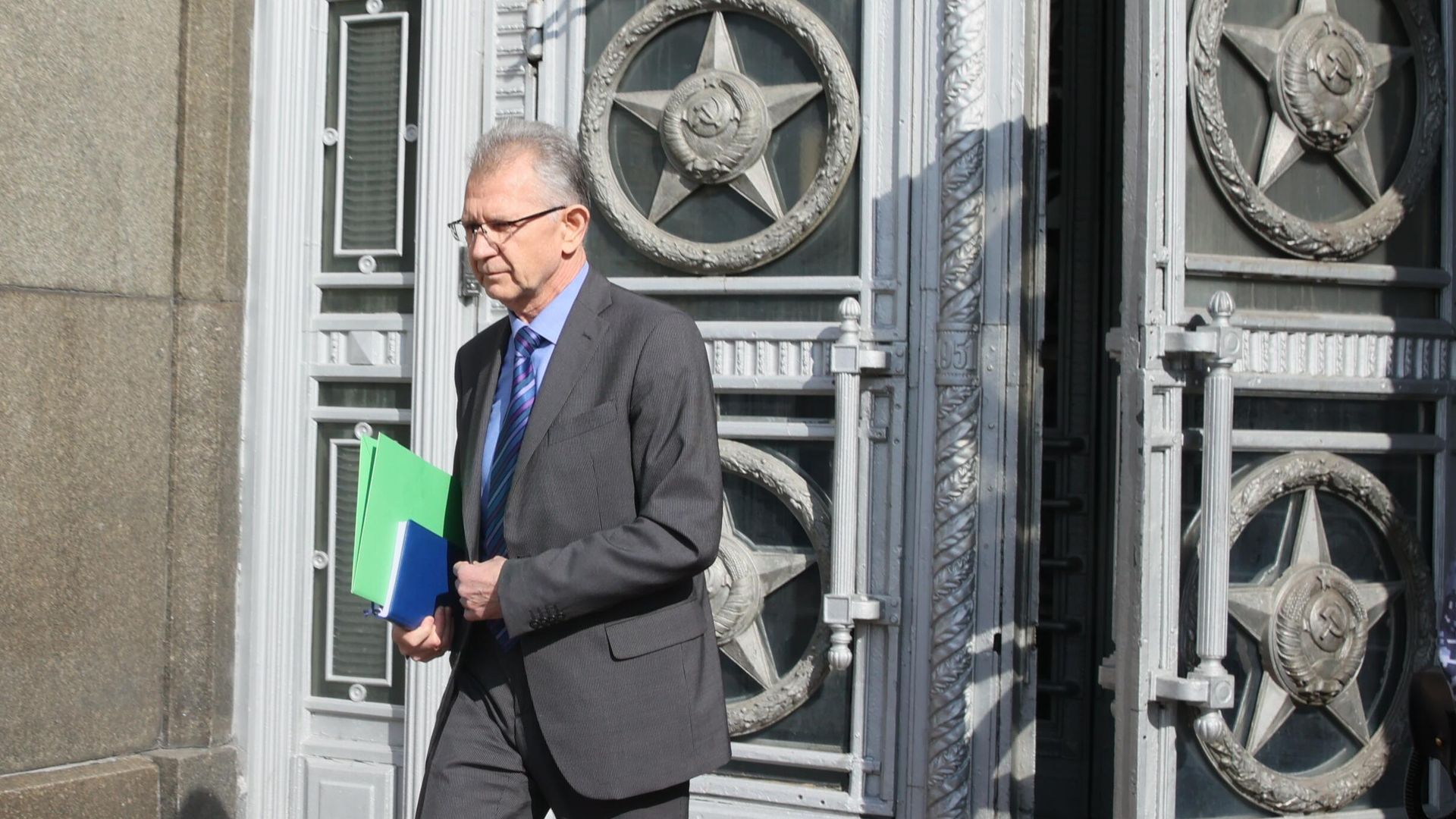Временный поверенный Молдавии в РФ Серджиу Гончеренко выходит из здания МИД РФ в Москве. 13 сентября 2023 Временный поверенный Молдавии в РФ Серджиу Гончеренко выходит из здания МИД РФ в Москве. 13 сентября 2023 - РИА Новости, 1920, 13.09.2023