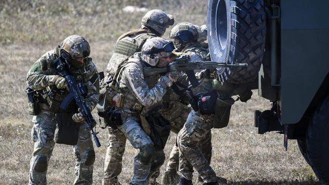 Военнослужащие