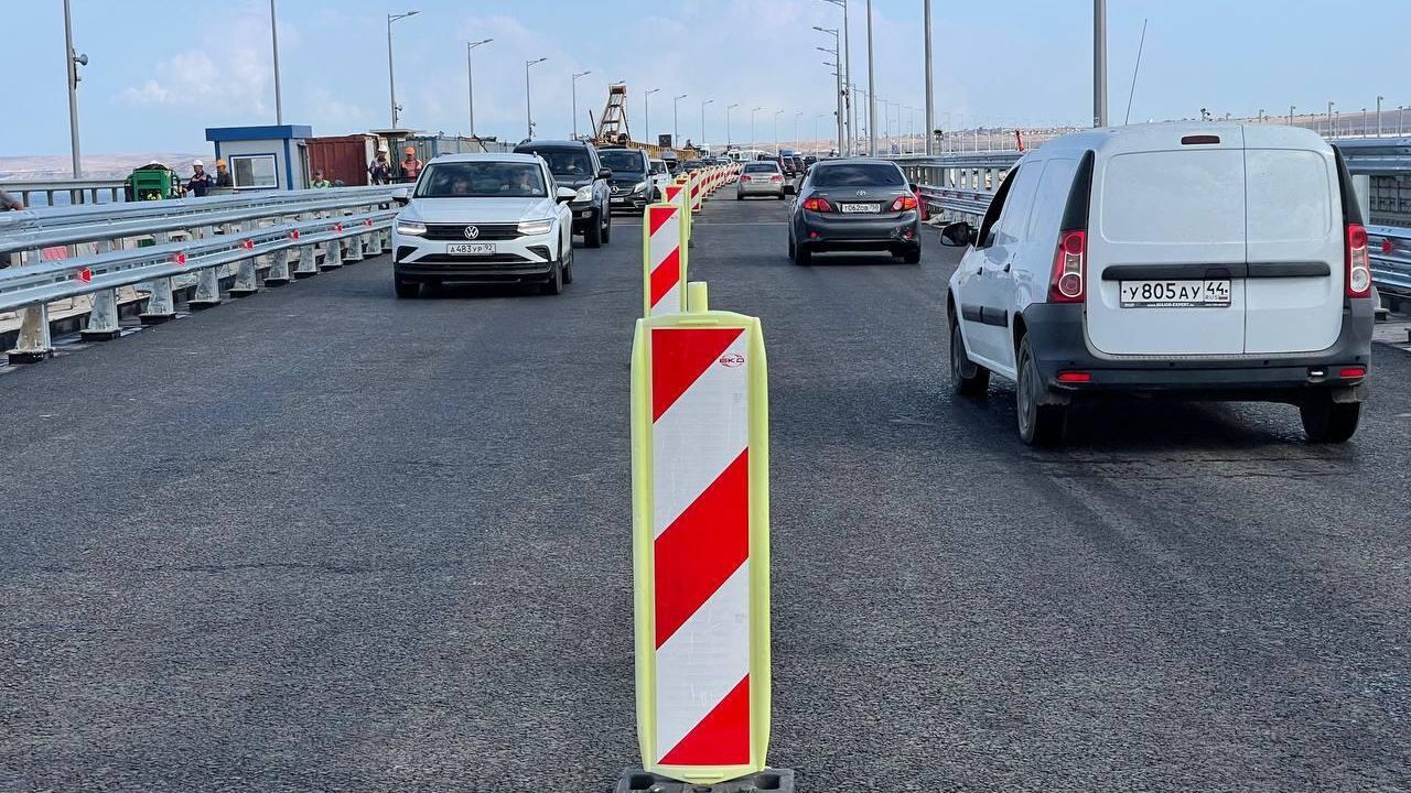 Открыта для движения автомобилей левая часть Крымского моста Открыта для движения автомобилей левая часть Крымского моста - РИА Новости, 1920, 14.09.2023