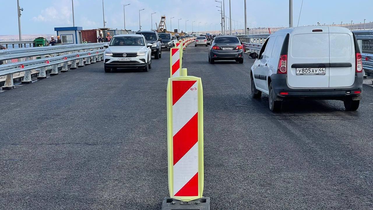 Открыта для движения автомобилей левая часть Крымского моста Открыта для движения автомобилей левая часть Крымского моста - РИА Новости, 1920, 14.09.2023