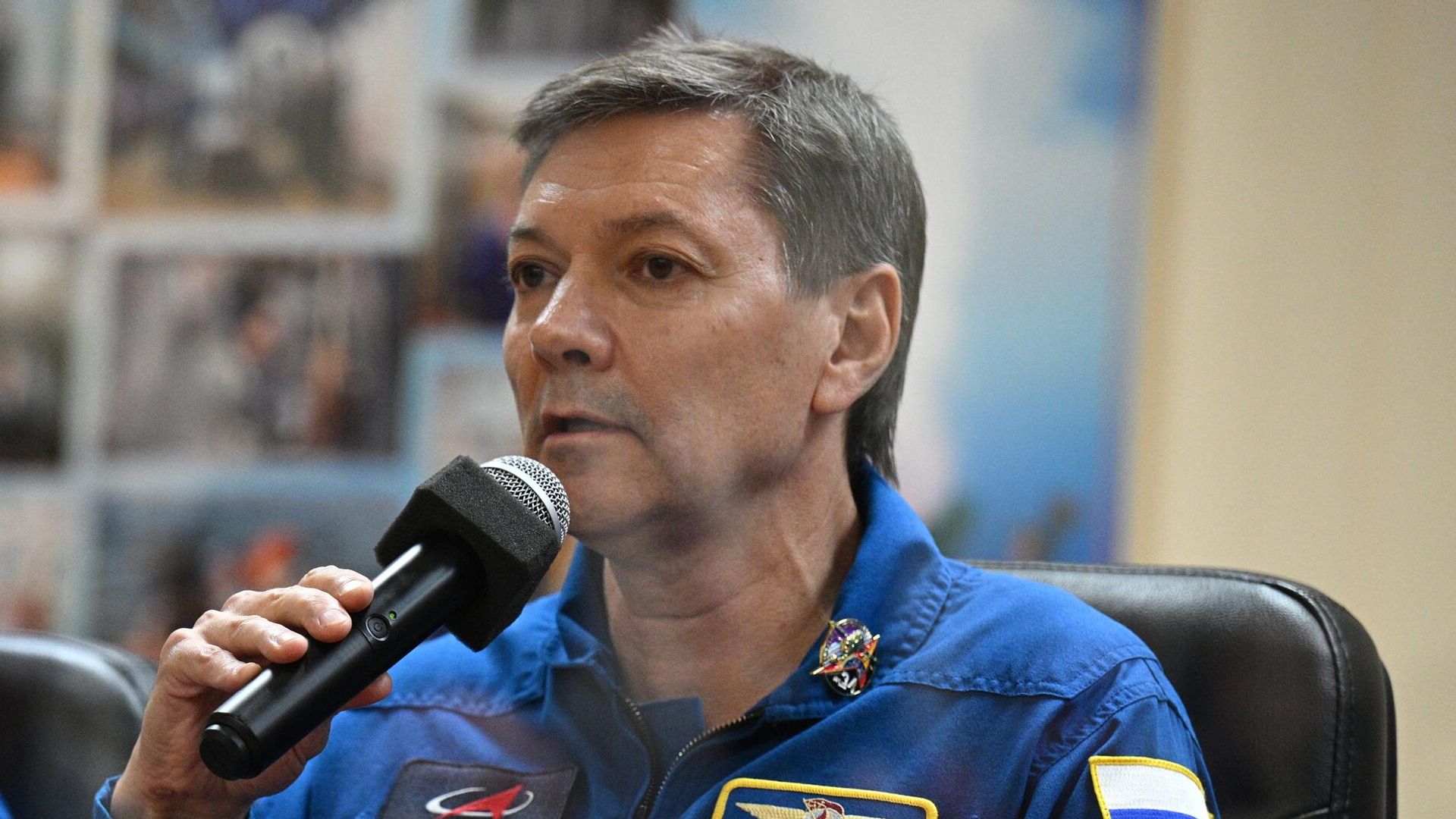 Член основного экипажа космонавт Роскосмоса Олег Кононенко на пресс-конференции экипажа корабля Союз МС-24 на Байконуре Член основного экипажа космонавт Роскосмоса Олег Кононенко на пресс-конференции экипажа корабля Союз МС-24 на Байконуре - РИА Новости, 1920, 14.09.2023