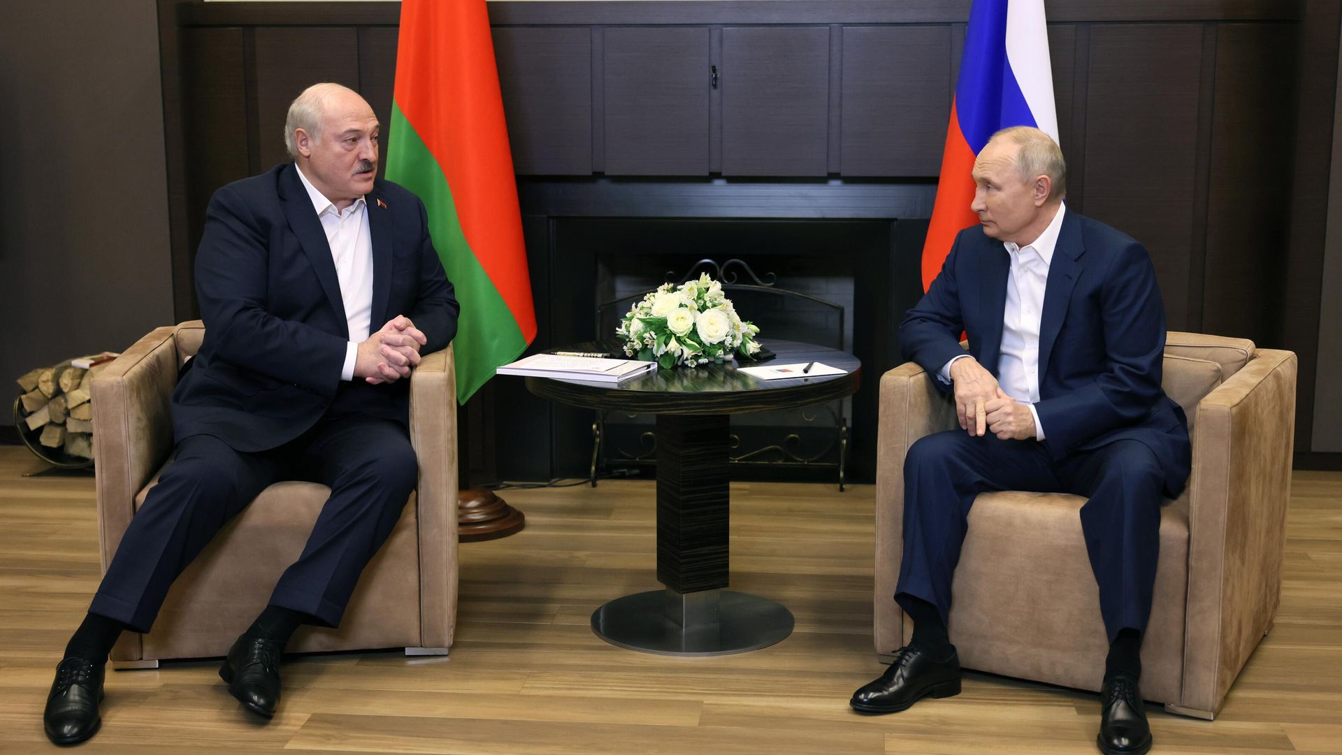 Президент РФ Владимир Путин и президент Белоруссии Александр Лукашенко во время встречи - РИА Новости, 1920, 26.01.2025