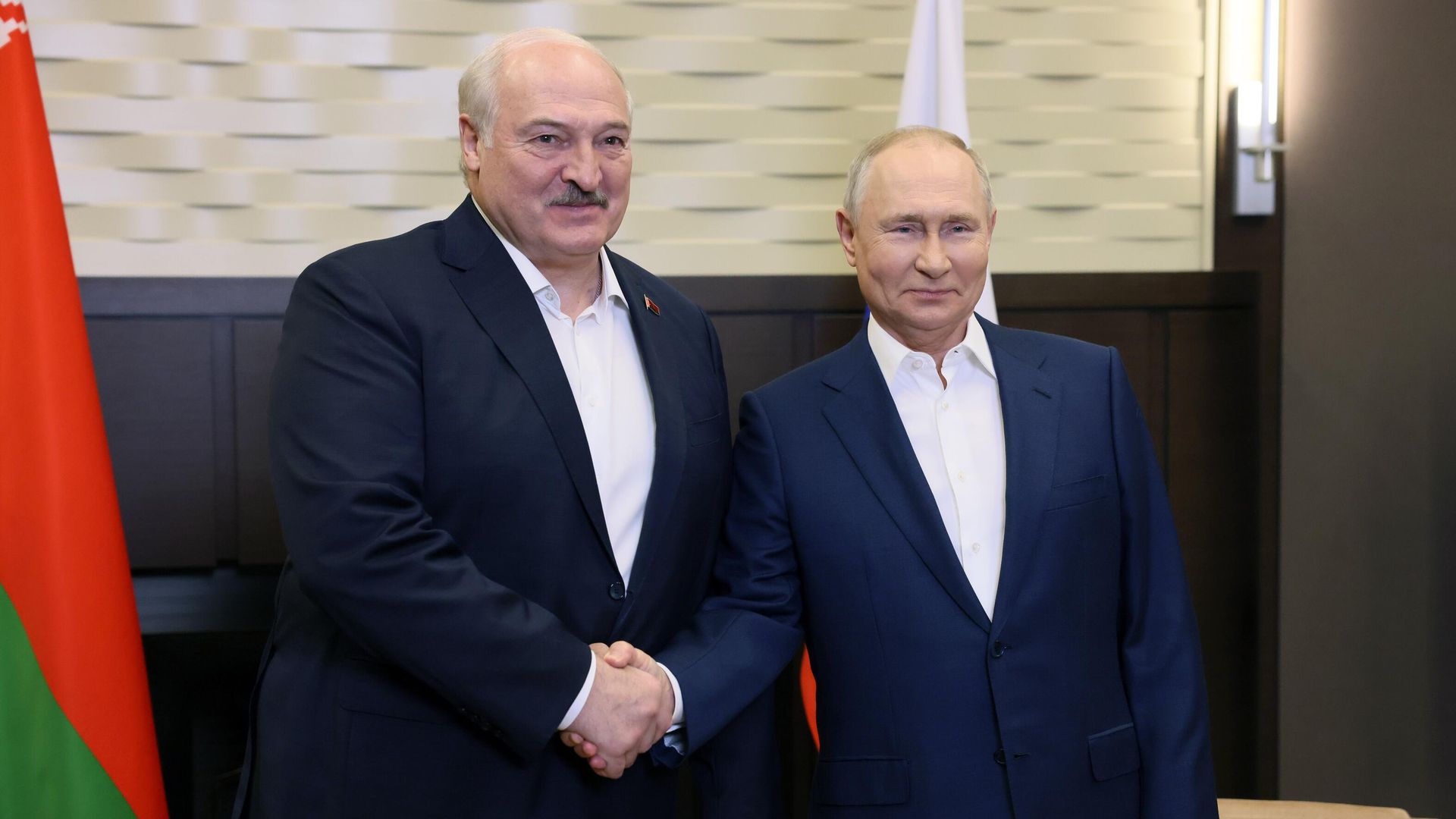 Президент РФ Владимир Путин и президент Белоруссии Александр Лукашенко во время встречи Президент РФ Владимир Путин и президент Белоруссии Александр Лукашенко во время встречи - РИА Новости, 1920, 23.01.2024