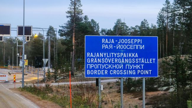 Контрольно-пропускной пункт на финляндско-российской границе, у поселка Ивало в общине Инари провинции Лаппи в Финляндии Контрольно-пропускной пункт на финляндско-российской границе, у поселка Ивало в общине Инари провинции Лаппи в Финляндии