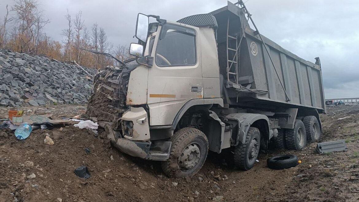 ДТП с участием самосвала на федеральной автодороге Р-21 Кола ДТП с участием самосвала на федеральной автодороге Р-21 Кола - РИА Новости, 1920, 16.09.2023