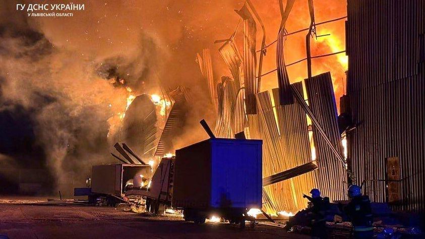 Последствия удара по промышленному складу во Львове. 19 сентября 2023 Последствия удара по промышленному складу во Львове. 19 сентября 2023 - РИА Новости, 1920, 19.09.2023