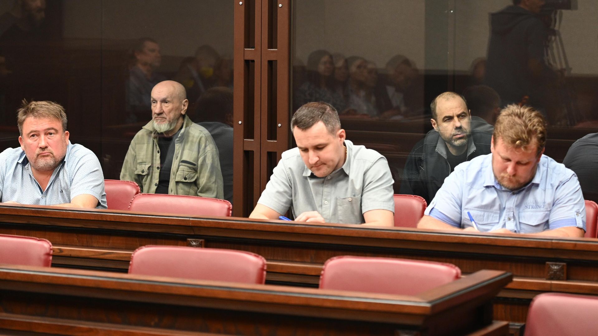 Подсудимые на заседании суда по уголовному делу о первом покушении на убийство первого главы ДНР Александра Захарченко. 19 сентября 2023 Подсудимые на заседании суда по уголовному делу о первом покушении на убийство первого главы ДНР Александра Захарченко. 19 сентября 2023 - РИА Новости, 1920, 19.09.2023