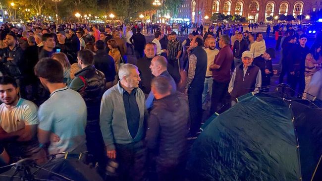 Участники акции на площади Республики в Ереване