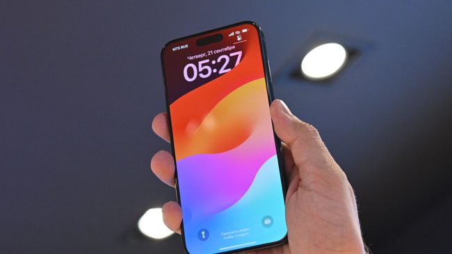 Смартфон iPhone 15