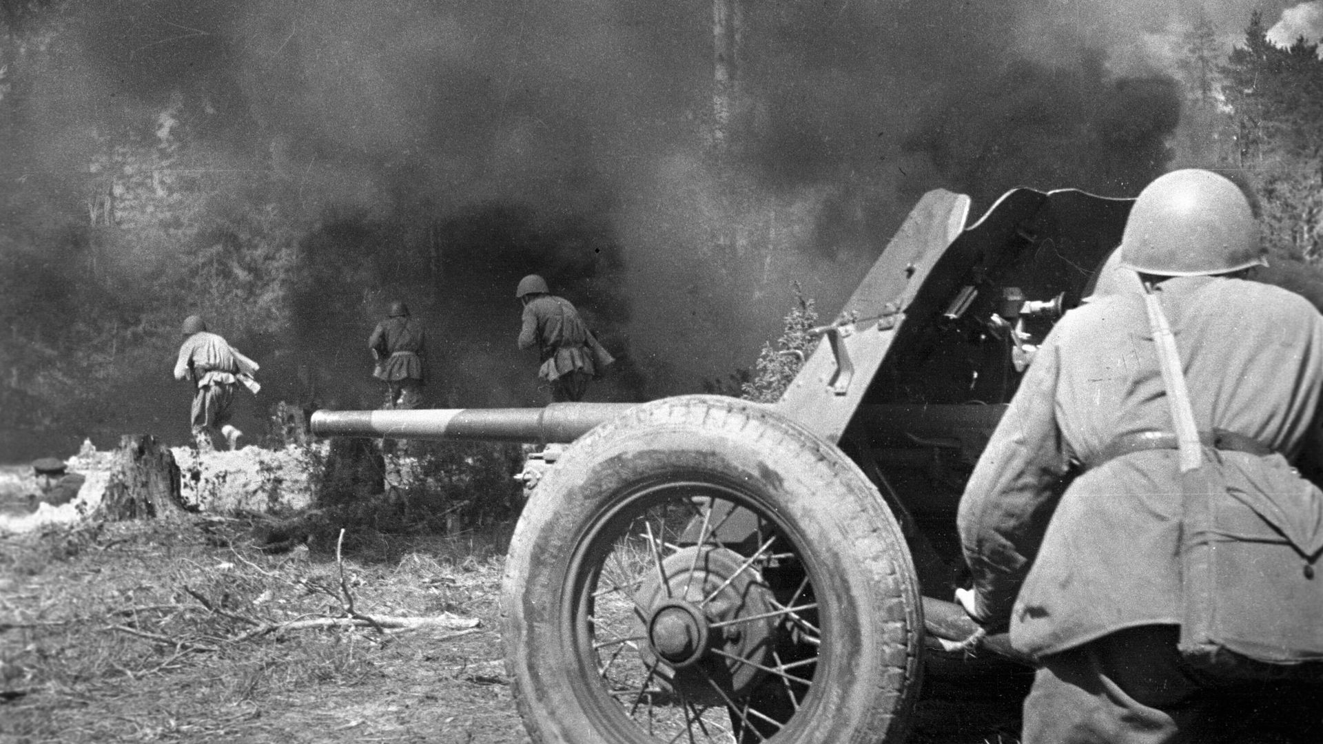 Великая Отечественная война 1941-1945 гг. Советские солдаты ведут огонь по врагу Великая Отечественная война 1941-1945 гг. Советские солдаты ведут огонь по врагу - РИА Новости, 1920, 27.01.2024