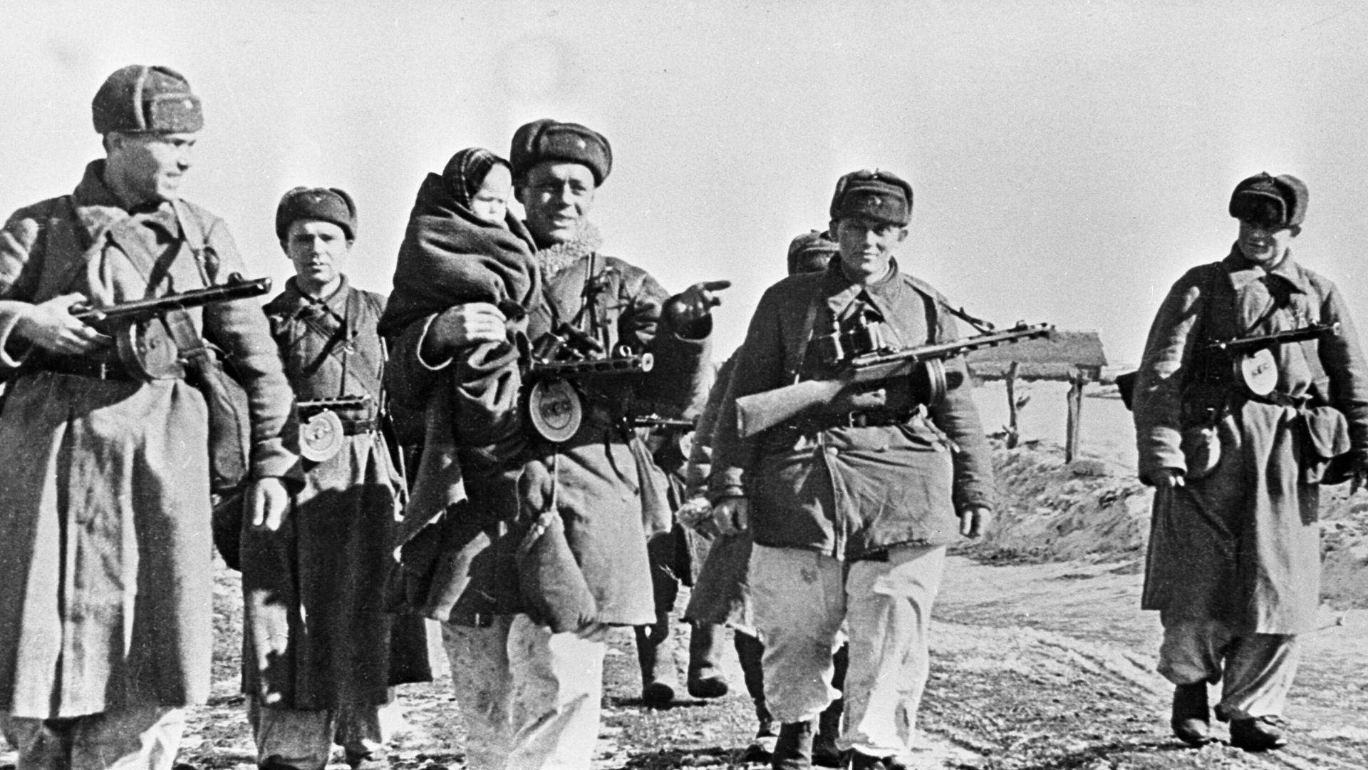 Бойцы Советской армии во время Великой Отечественной войны Бойцы Советской армии во время Великой Отечественной войны - РИА Новости, 1920, 30.11.2023