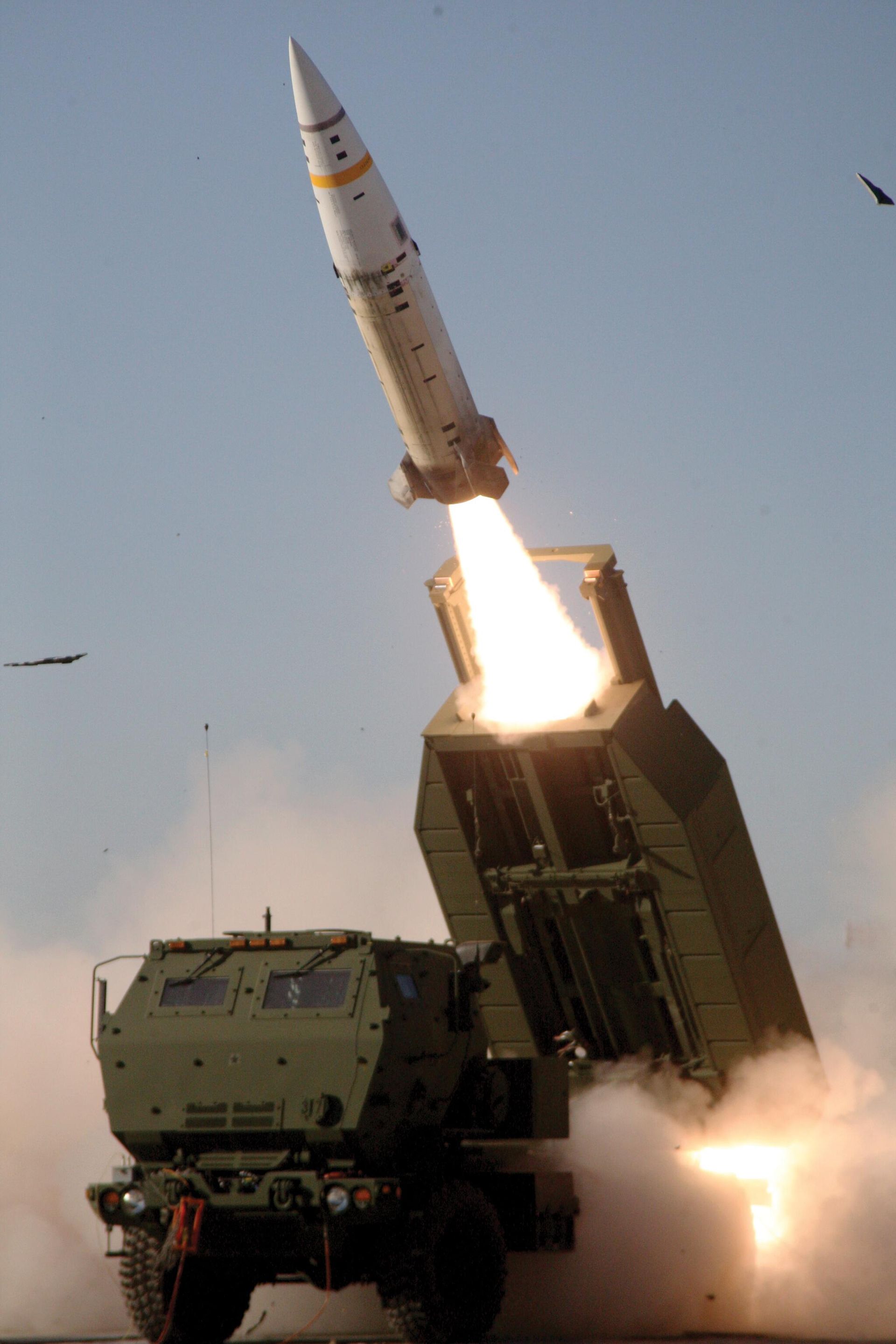 Пуск ракеты ATACMS из РСЗО M142 HIMARS Пуск ракеты ATACMS из РСЗО M142 HIMARS - РИА Новости, 1920, 25.04.2024