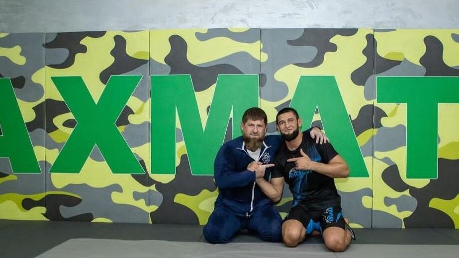 Рамзан Кадыров и Хамзат Чимаев Рамзан Кадыров и Хамзат Чимаев - РИА Новости, 1920, 24.09.2023