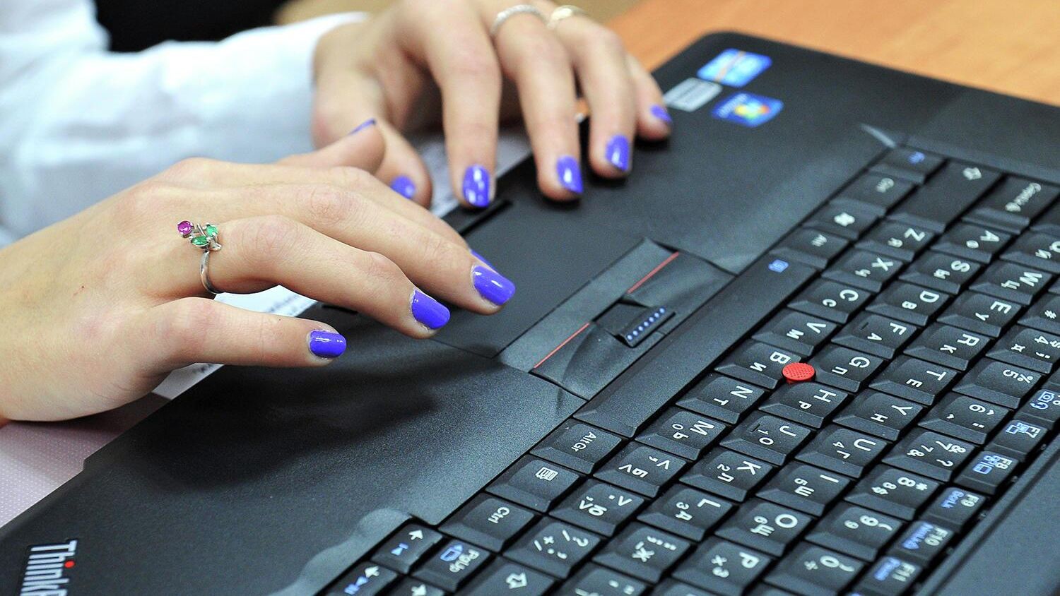 Работа за компьютером Работа за компьютером - РИА Новости, 1920, 25.06.2025