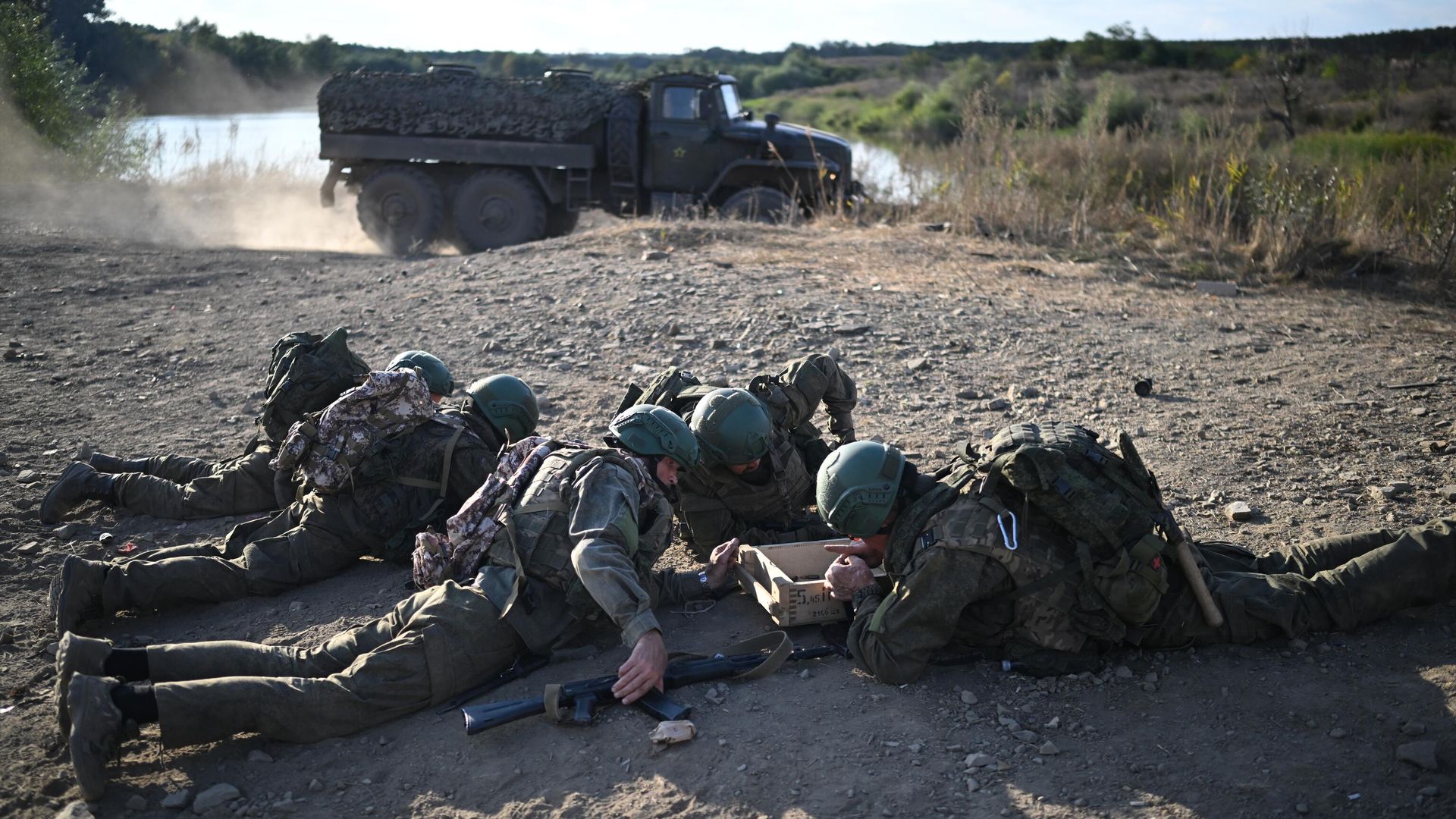 Российские военнослужащие на полигоне в зоне проведения спецоперации Российские военнослужащие на полигоне в зоне проведения спецоперации - РИА Новости, 1920, 01.12.2023