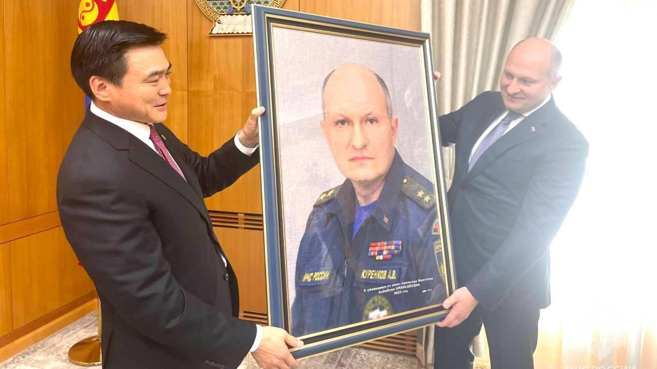 Глава МЧС России Александр Куренков и президент Монголии Ухнагийн Хурэлсух Глава МЧС России Александр Куренков и президент Монголии Ухнагийн Хурэлсух - РИА Новости, 1920, 27.09.2023