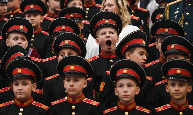 Воспитанники Московского Суворовского военного училища министерства обороны РФ на торжественной церемонии посвящения в суворовцы в Зале воинской Славы Музея Победы на Поклонной горе Воспитанники Московского Суворовского военного училища министерства обороны РФ на торжественной церемонии посвящения в суворовцы в Зале воинской Славы Музея Победы на Поклонной горе