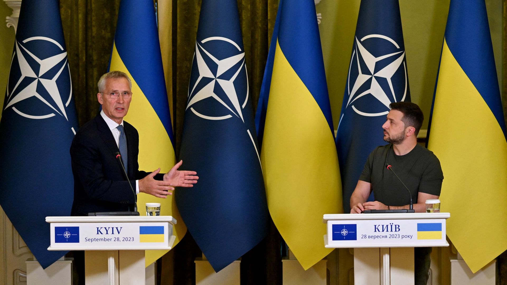 Генеральный секретарь НАТО Йенс Столтенберг и президент Украины Владимир Зеленский во время встречи в Киеве Генеральный секретарь НАТО Йенс Столтенберг и президент Украины Владимир Зеленский во время встречи в Киеве - РИА Новости, 1920, 28.09.2023