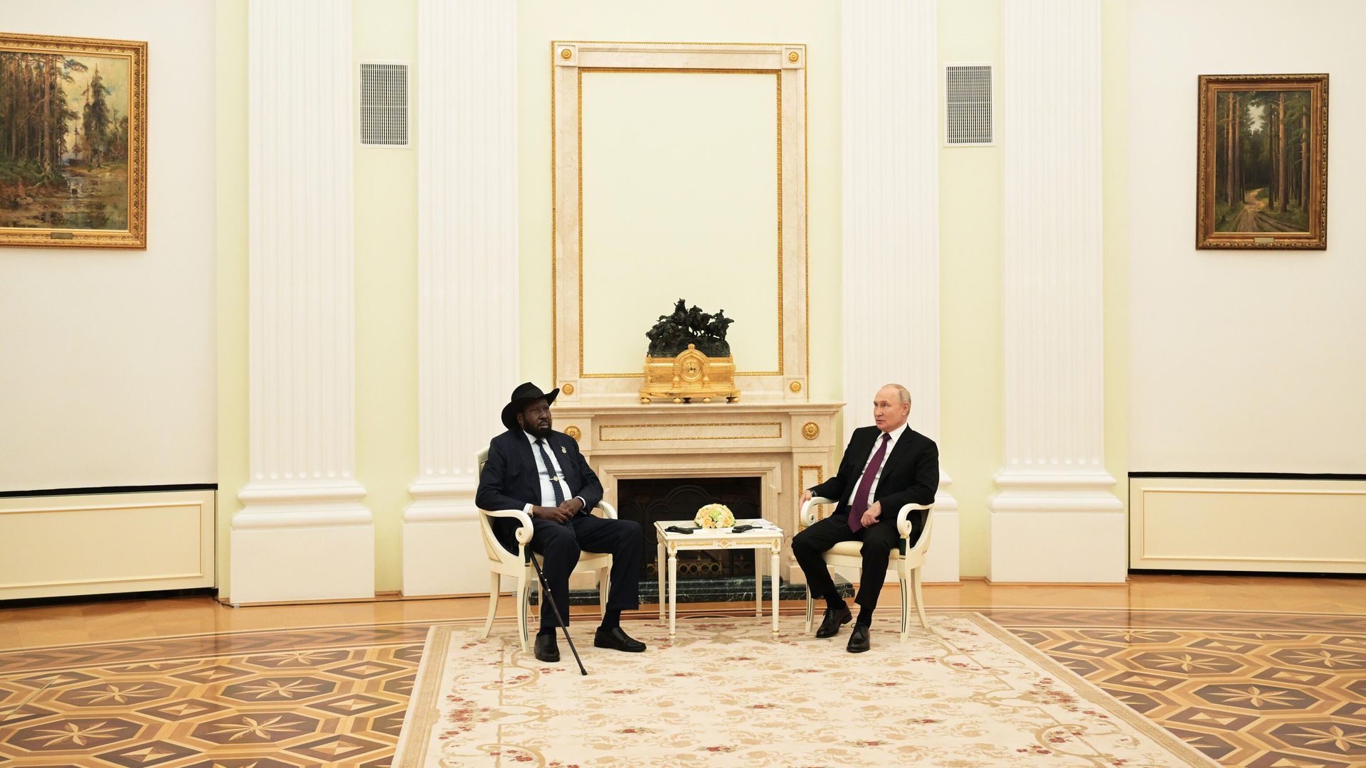 Президент РФ Владимир Путин и президент Южного Судана Салва Киир во время встречи в Москве Президент РФ Владимир Путин и президент Южного Судана Салва Киир во время встречи в Москве - РИА Новости, 1920, 28.09.2023