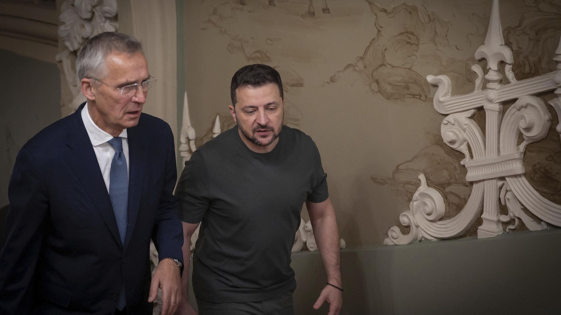 Генеральный секретарь НАТО Йенс Столтенберг и Владимир Зеленский во время встречи в Киеве - РИА Новости, 1920, 28.05.2024