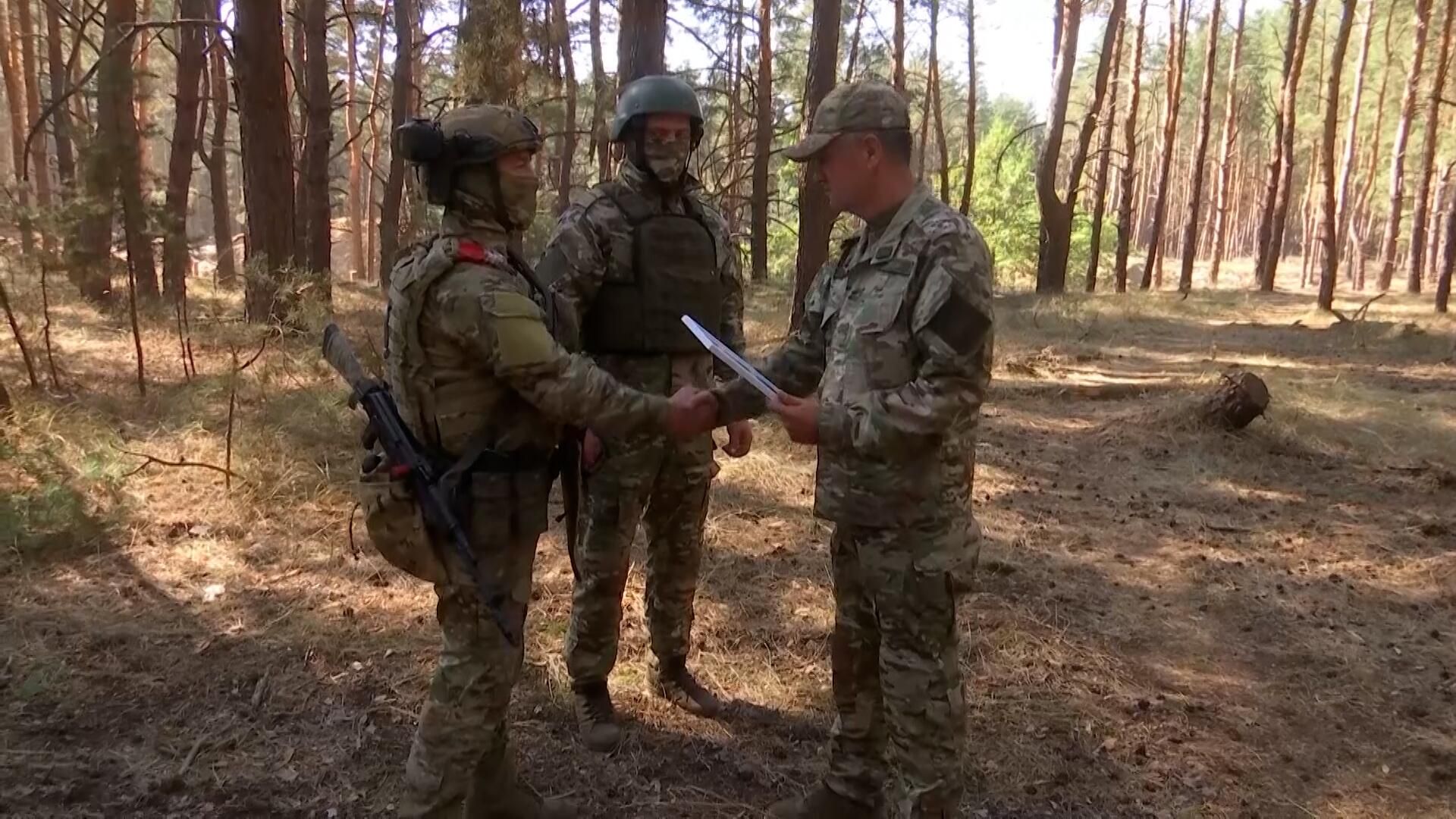 Награждение российских военных, уничтоживших танк Leopard Награждение российских военных, уничтоживших танк Leopard - РИА Новости, 1920, 29.09.2023
