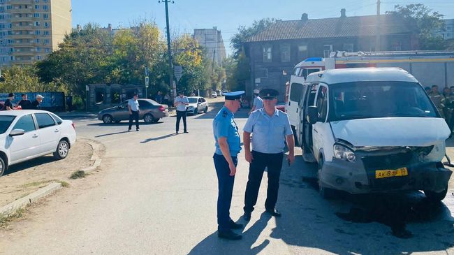 На месте ДТП с участием общественного транспорта в Астрахани