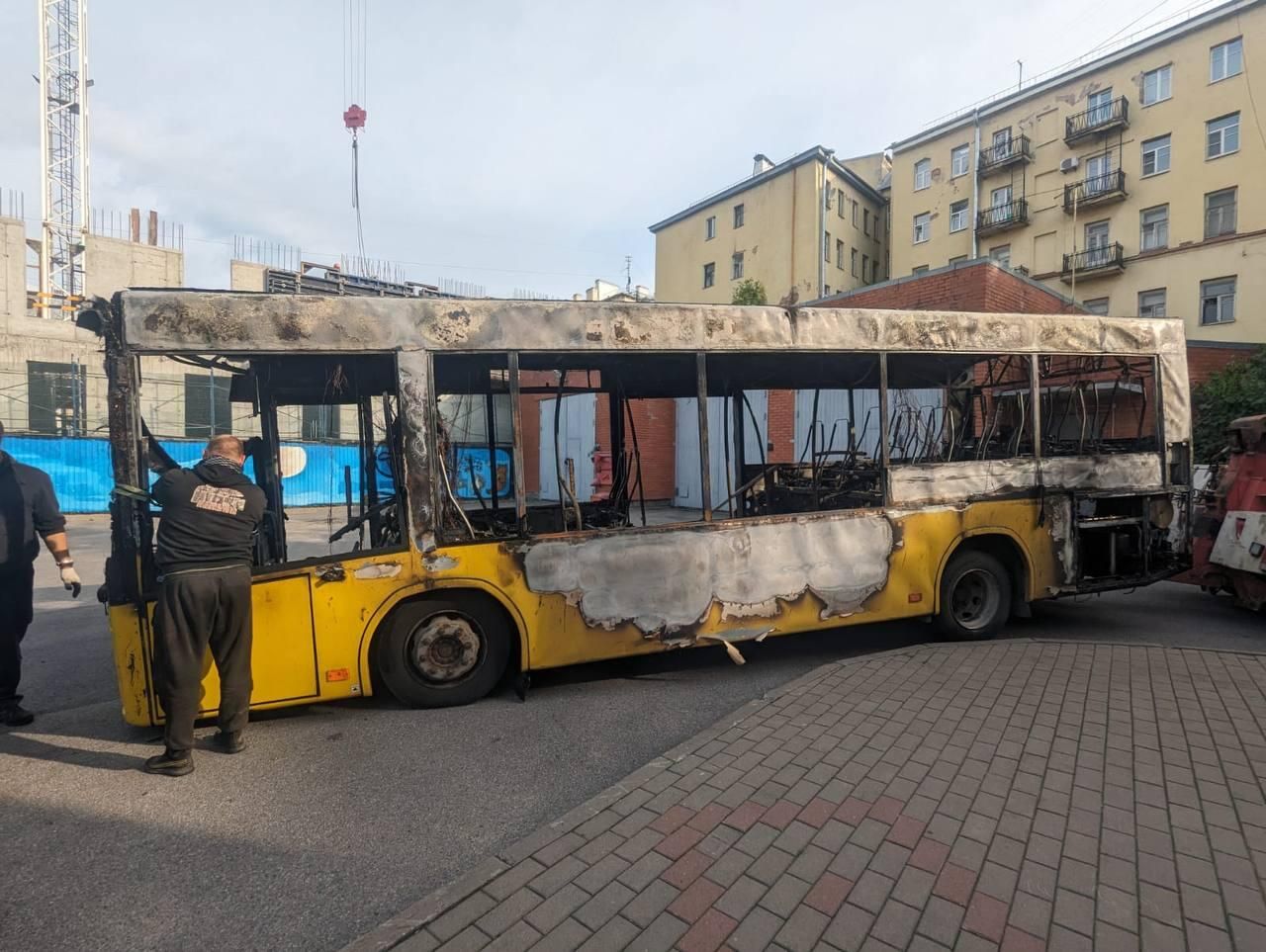 Сгоревший школьный автобус, перевозивший детей с инвалидностью Сгоревший школьный автобус, перевозивший детей с инвалидностью - РИА Новости, 1920, 29.09.2023