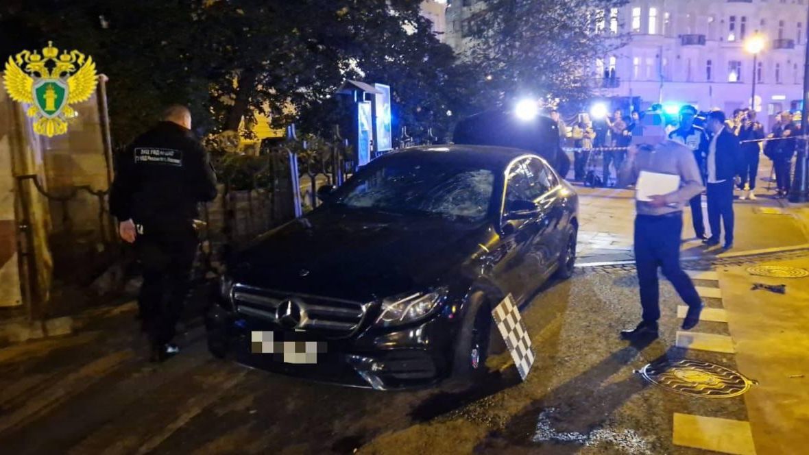 На месте ДТП с участием легкового автомобиля и пешеходов на Большой Никитской улице в Москве - РИА Новости, 1920, 17.05.2024