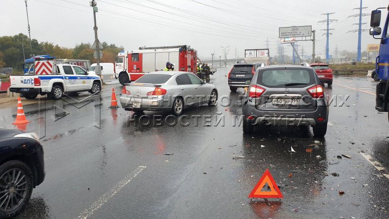 В ДТП на МКАД в районе Алтуфьевского шоссе В ДТП на МКАД в районе Алтуфьевского шоссе