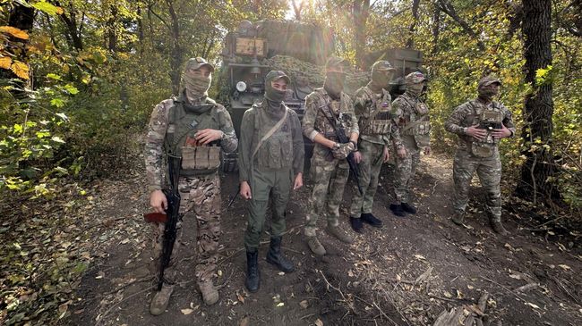 Экипаж ЗРК Тор-М2 на боевых позициях