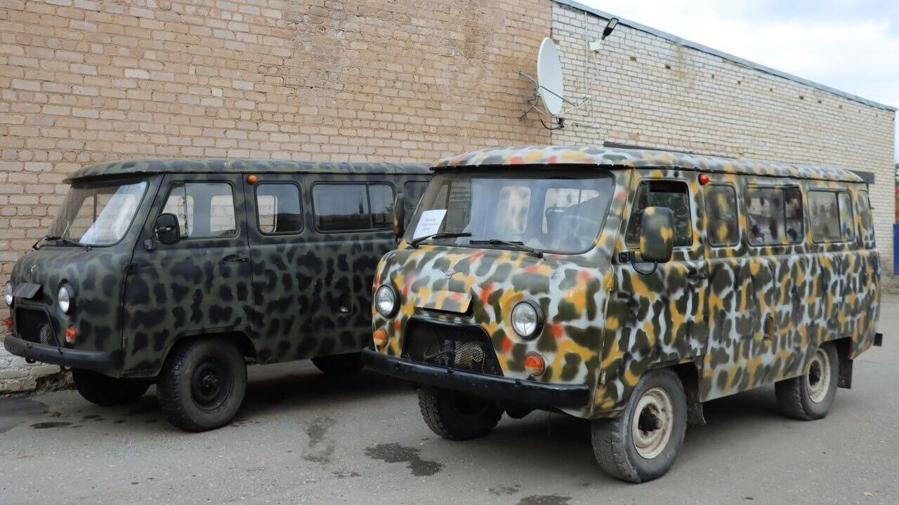 Два УАЗа и теплые вещи отправляют жители Хайбуллинского района Башкирии в зону СВО Два УАЗа и теплые вещи отправляют жители Хайбуллинского района Башкирии в зону СВО - РИА Новости, 1920, 02.10.2023