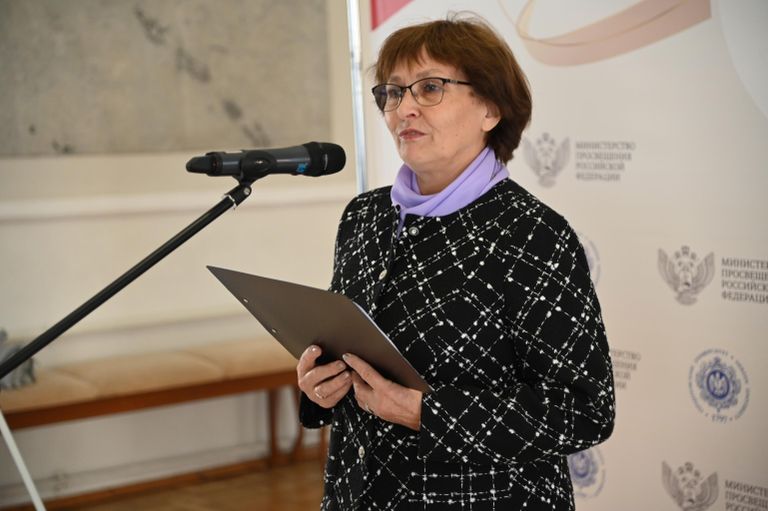 Выставка Учителями славится Россия, ученики приносят славу ей Выставка Учителями славится Россия, ученики приносят славу ей