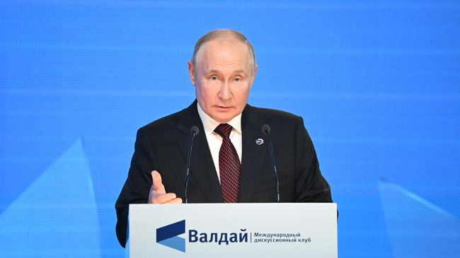 Президент РФ Владимир Путин выступает на пленарной сессии XX Ежегодного заседания Международного дискуссионного клуба Валдай 