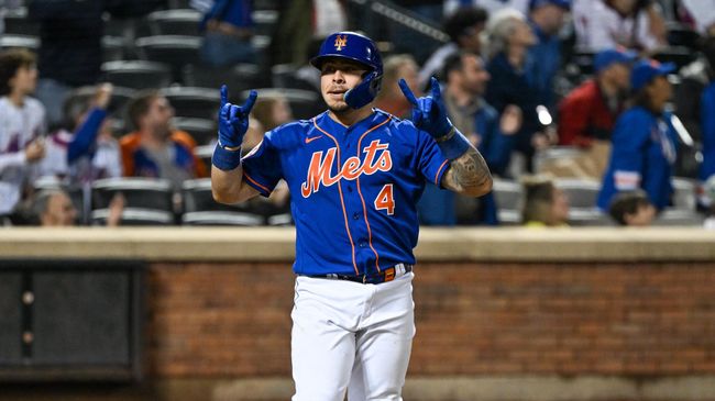 Бейсболист в матче MLB