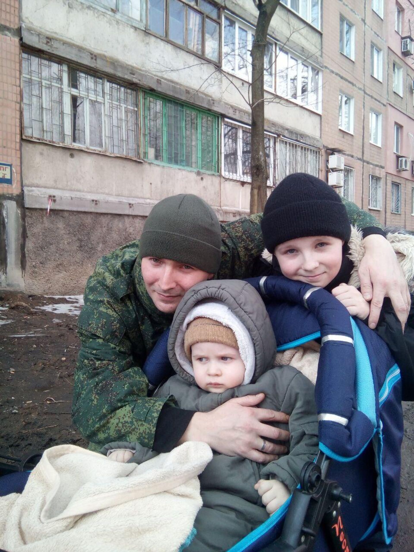 Глава семьи Андрей Резенко с сыновьями Андреем (справа) и Артемом Глава семьи Андрей Резенко с сыновьями Андреем (справа) и Артемом