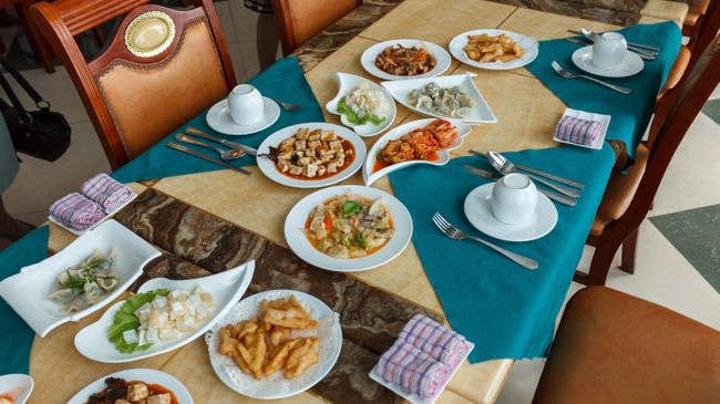 Закуски в ресторане Пхеньяна Закуски в ресторане Пхеньяна