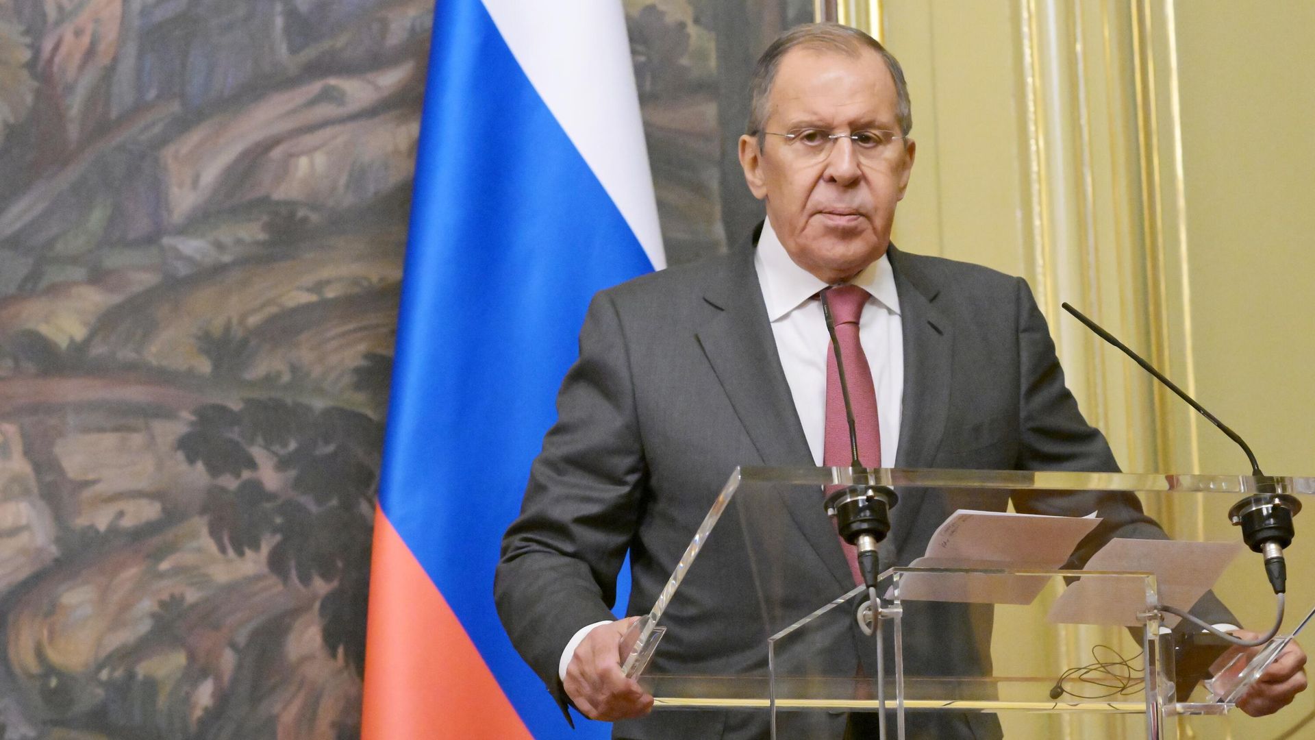 Министр иностранных дел РФ Сергей Лавров во время пресс-подхода по итогам встречи с генеральным секретарем Лиги арабских государств Ахмедом Абу аль-Гейтом в Москве. 9 октября 2023 Министр иностранных дел РФ Сергей Лавров во время пресс-подхода по итогам встречи с генеральным секретарем Лиги арабских государств Ахмедом Абу аль-Гейтом в Москве. 9 октября 2023 - РИА Новости, 1920, 09.10.2023