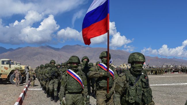 Военнослужащие во время учений ОДКБ Нерушимое братство 