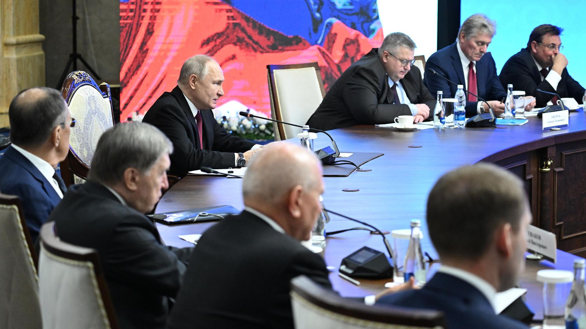 Президент РФ Владимир Путин на российско-киргизских переговорах в Бишкеке Президент РФ Владимир Путин на российско-киргизских переговорах в Бишкеке - РИА Новости, 1920, 12.10.2023