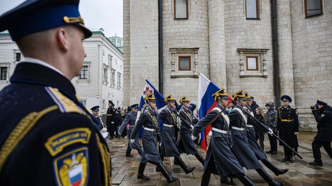 Церемония развода пеших и конных караулов Президентского полка ФСО России Церемония развода пеших и конных караулов Президентского полка ФСО России