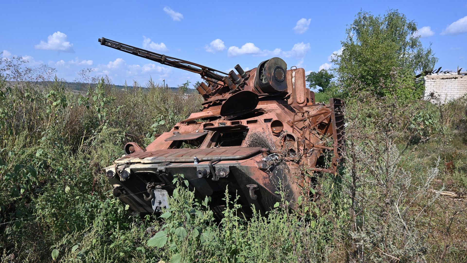 Уничтоженный в ходе боев украинский БТР Уничтоженный в ходе боев украинский БТР - РИА Новости, 1920, 15.10.2023