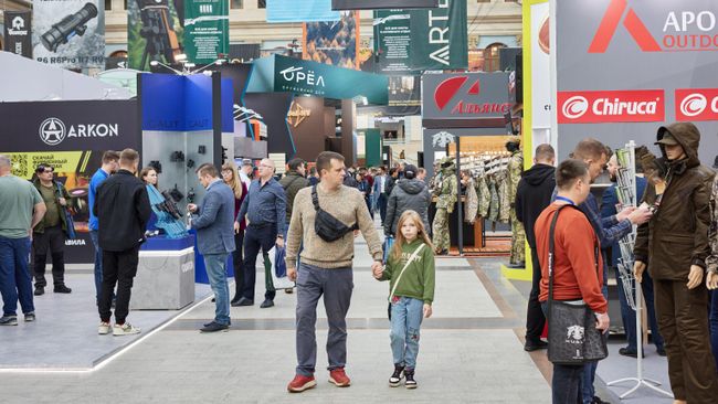 Посетители выставки ORЁLEXPO-2023